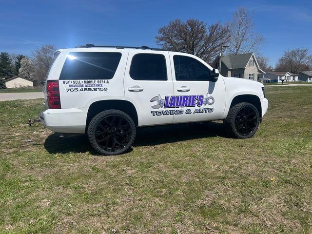 Lauries Towing and Auto