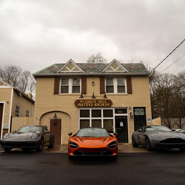 Flower Hill Auto Body of Roslyn, Roslyn, New York
