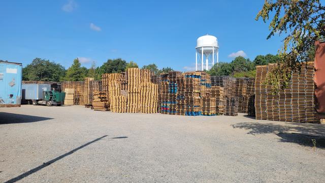 Northeast Pallet Recycling, Farmingdale, New Jersey