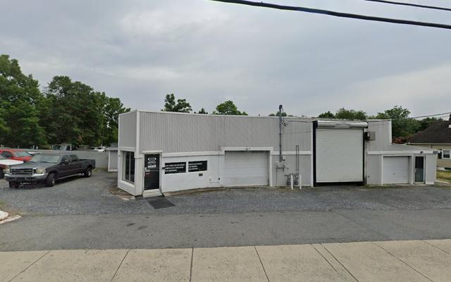Hesch's Service Station, Hokendauqua, Pennsylvania