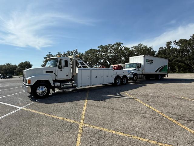 Ozzie's Towing, Little Lake City, Florida