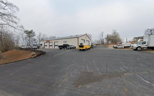 Guffey's Auto & Truck, Mooresboro, North Carolina
