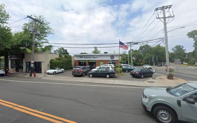 Bill's Auto Repair, Port Washington, New York