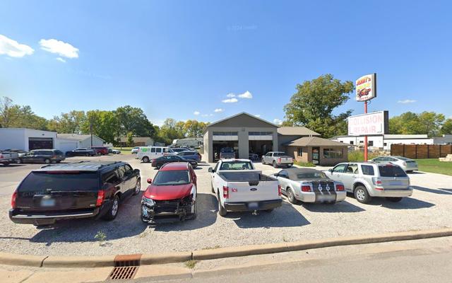 Jerry's Auto Body, Freeburg, Illinois