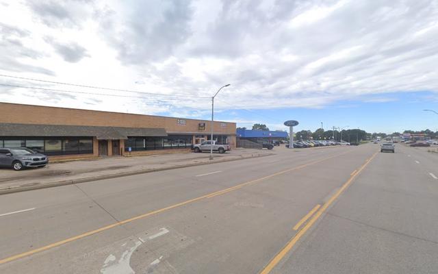 Pratt Auto & Equipment Inc