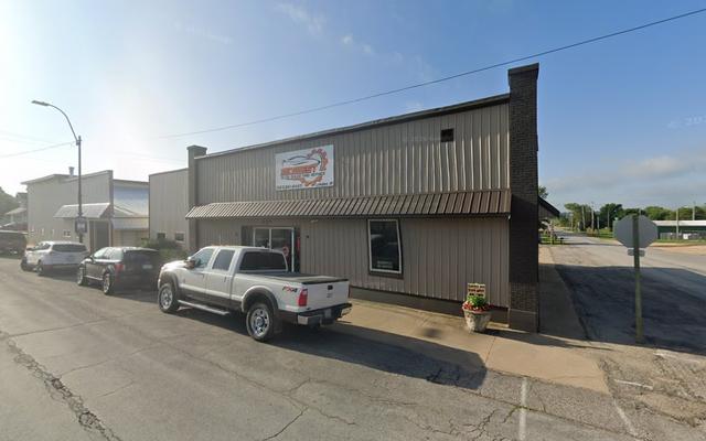 Midwest Auto Sales & Service, Lowden, Iowa