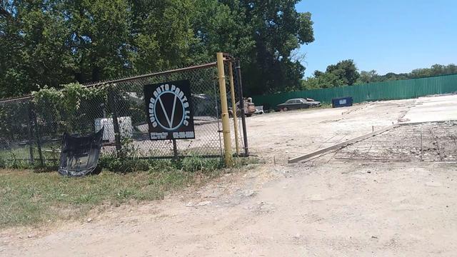 OZ AUTO PARTS #2, Dallas, Texas
