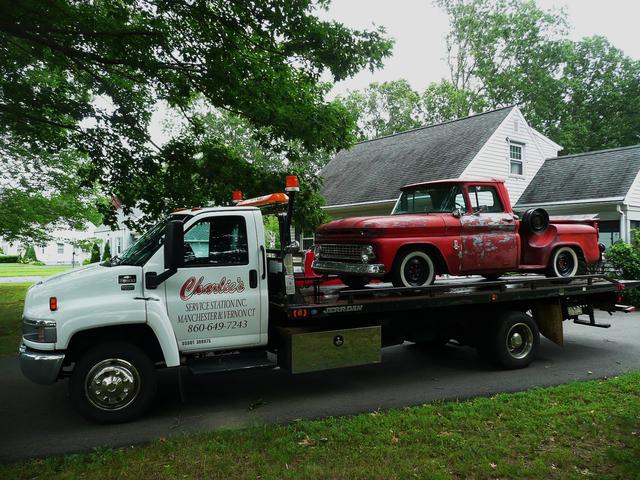 Charlie's Towing, Manchester, Connecticut