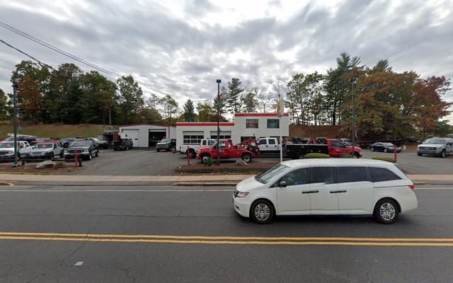 Center Motors Towing, Manchester, Connecticut