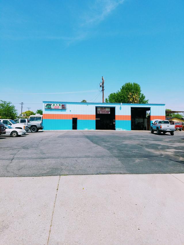 A & R Auto Shop, Shafter, California