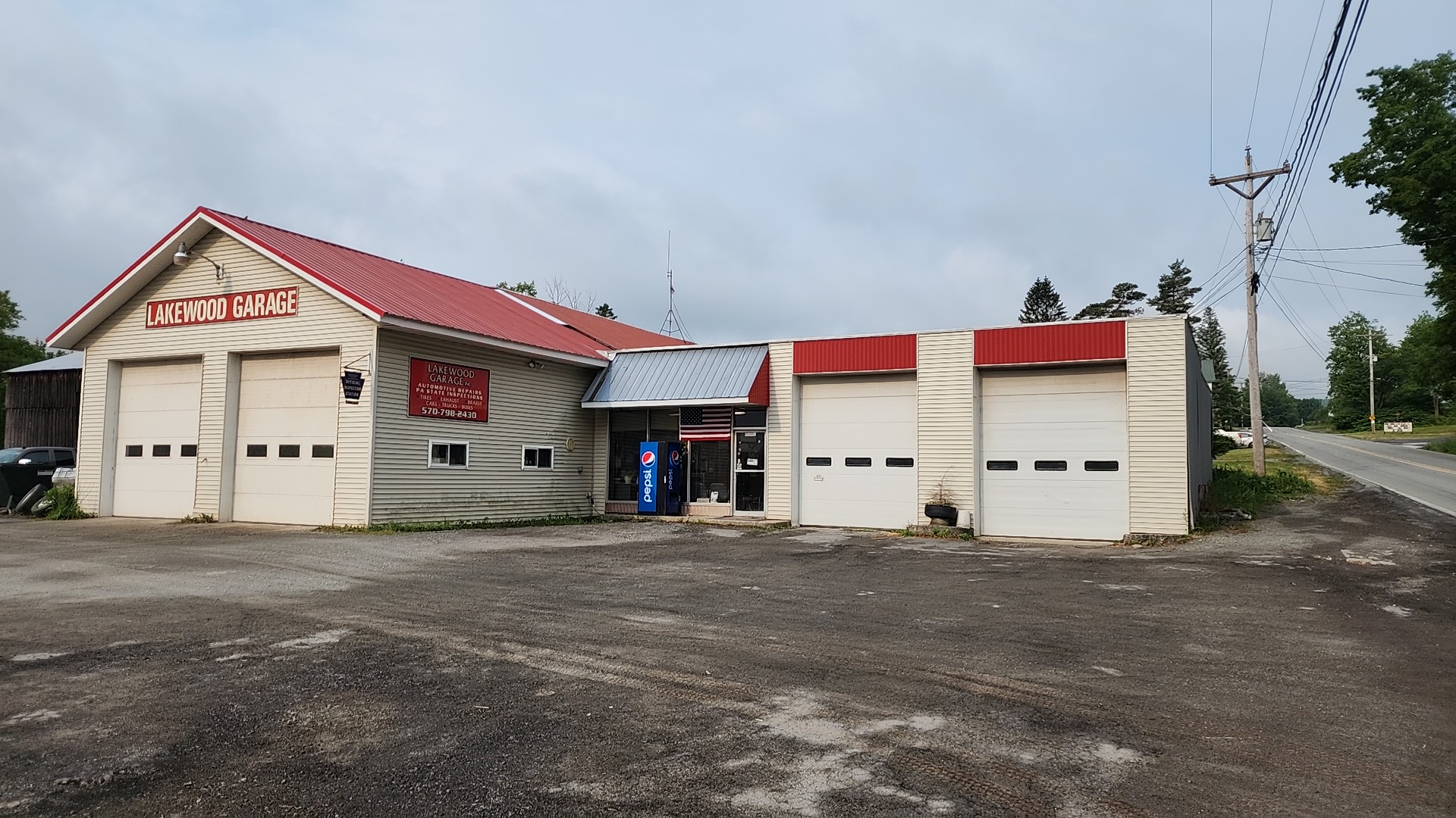 Lakewood Garage, Lakewood, Pennsylvania