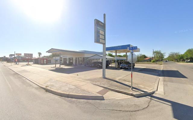 Moreno's Service Station