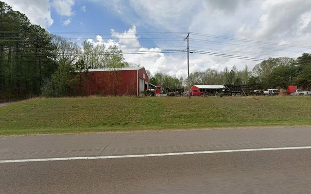 Denton's Truck Repair, Paris, Tennessee