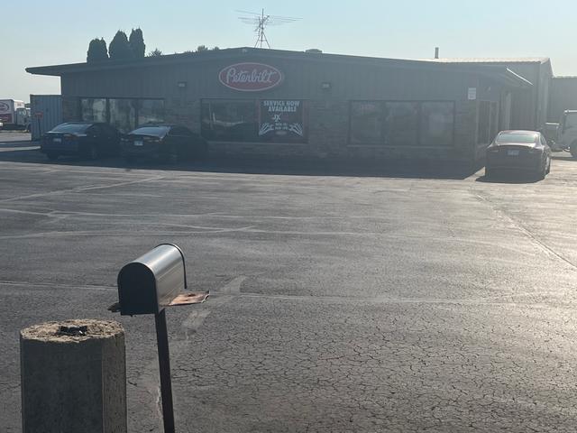JX Truck Center - Mineral Point