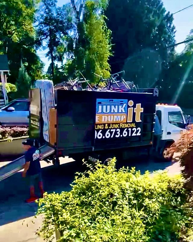 U JUNK IT WE DUMP IT, Seattle Hill, Washington