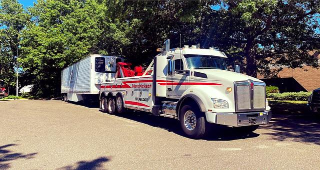 Hendrickson Truck Center, Islandia, New York