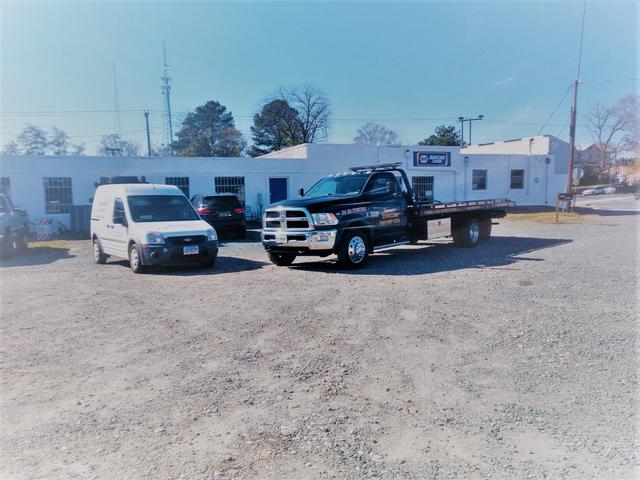 Navarre's Auto Service LLC