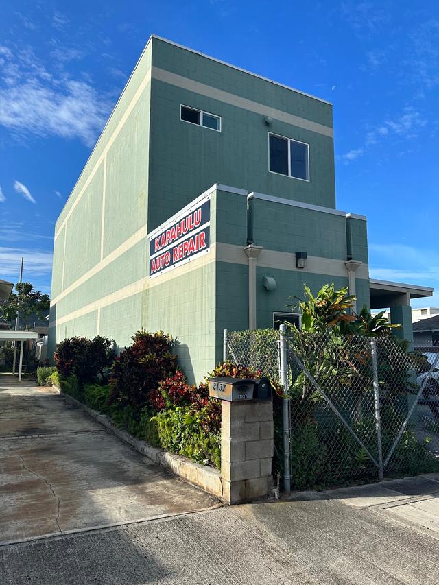 Kapahulu Auto Repair, Honolulu, Hawaii