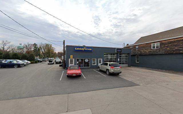 POOLESVILLE TIRE & AUTO, Poolesville, Maryland