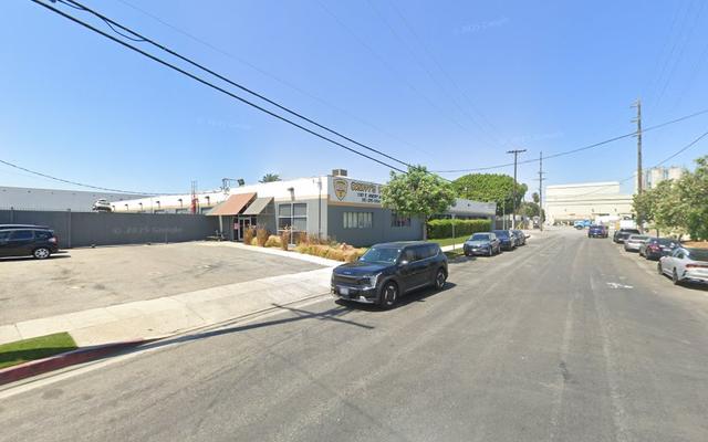 Bruffy's Tow, East Los Angeles, California