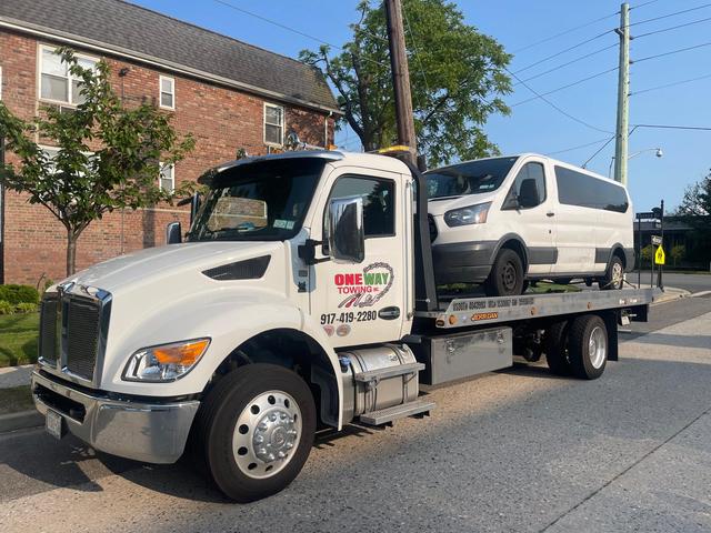 Oneway Towing Inc, North Valley Stream, New York