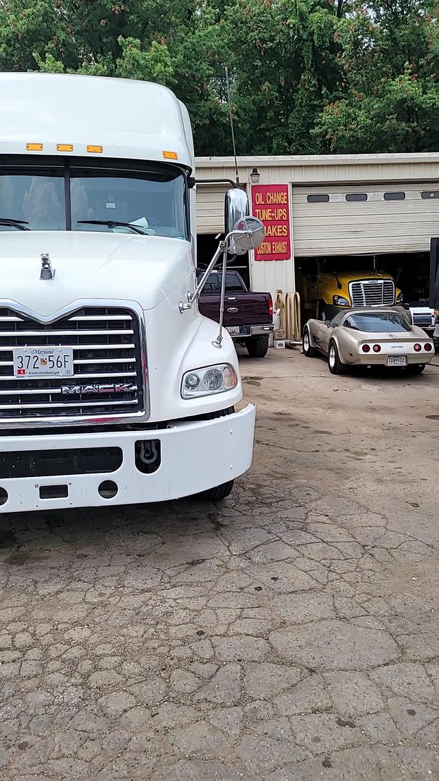 Hollinswood Auto & Truck Clinic, Old Baltimore, Maryland