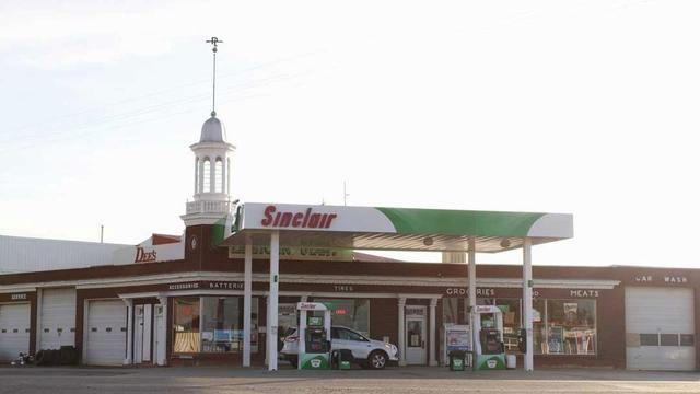 Dee's Super Service, Laketown, Utah
