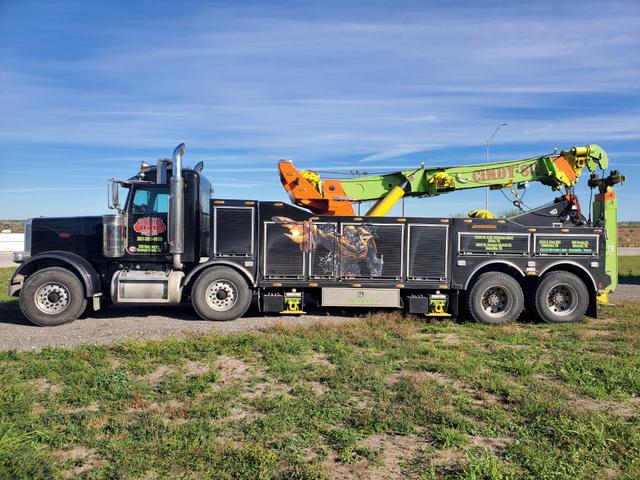 Cowboy's Wrecker Service, La Victoria, Texas