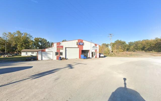 Dave's Corner Garage