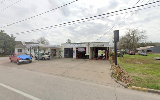 First Main Auto Services, Needville, Texas