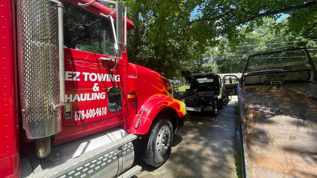 EZ Towing and Hauling LLC