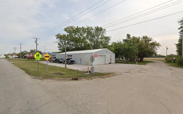 Oakland Service Center, Oakland, Illinois