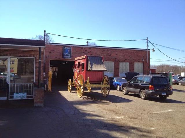M&R Auto LLC, East Hartford, Connecticut