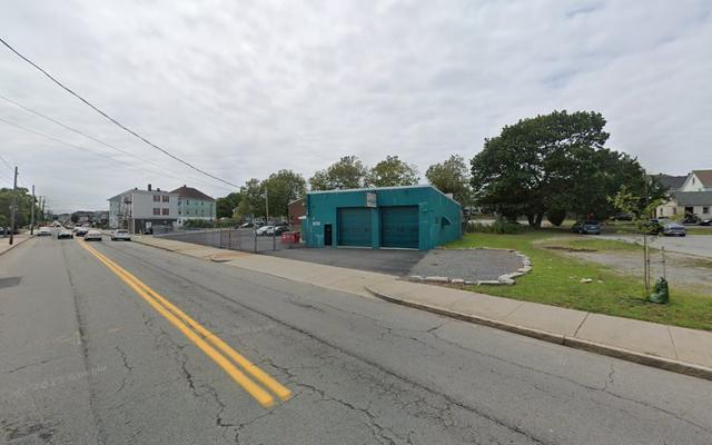 Bizarro's Auto Body & Sales, New Bedford, Massachusetts