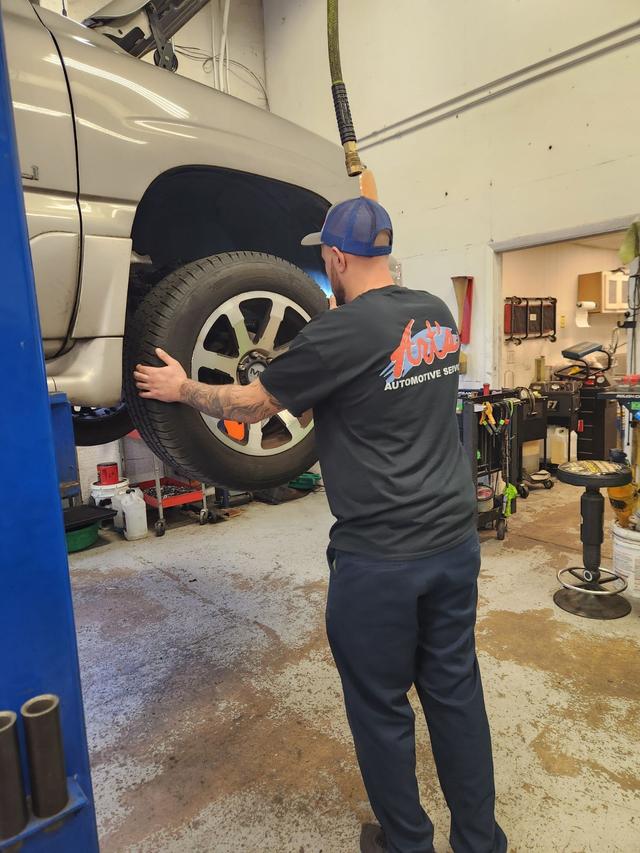 Art's Automotive Service, Richmond Heights, Virginia