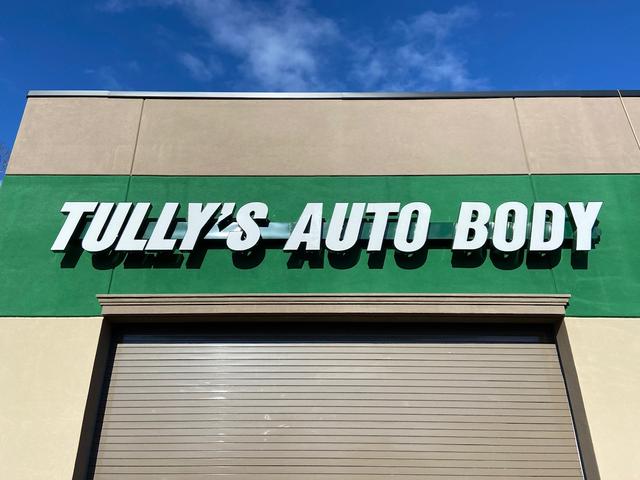 Tully's Auto Body Inc., Huntingtonville, New York