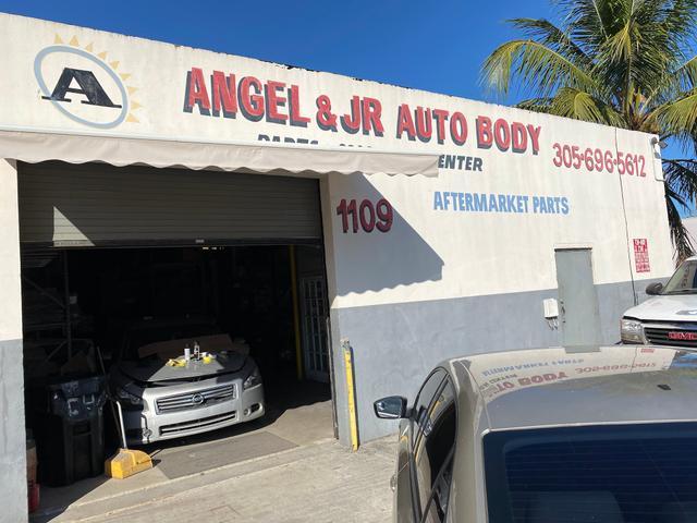 Angel & Jr Auto Body Shop, Hialeah, Florida