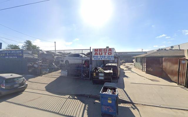 L A World Auto Parts, Los Angeles, California