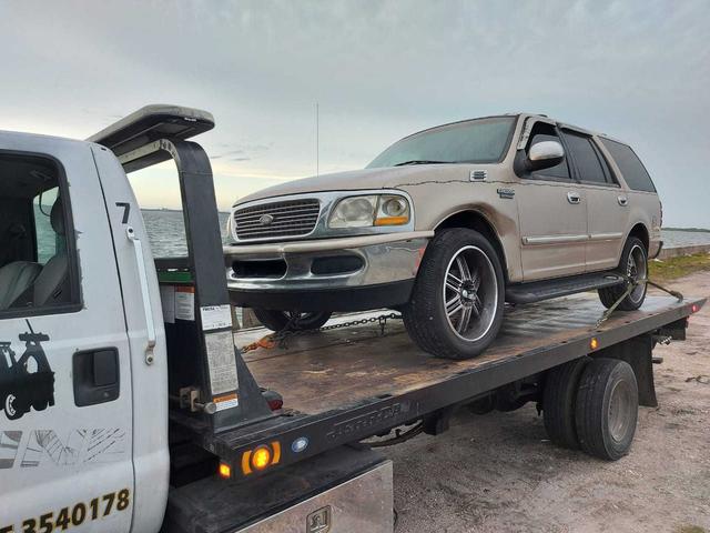 Adam's Buy Junk Cars & Towing Service Tampa FL, Tampa, Florida
