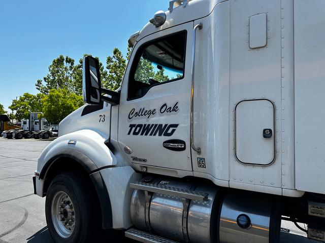 College Oak Towing, Sacramento, California