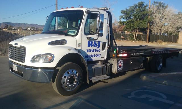 R & J Towing, Lancaster, California