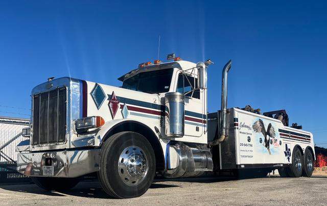 Johnny’s Wrecker Service