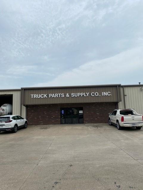 Truck Parts & Supply/Collision Center, Springfield, Missouri