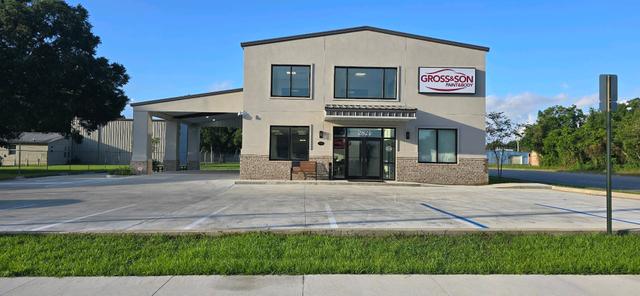 Gross & Son Paint & Body Shop, Pensacola, Florida