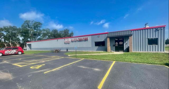 B & B AUTO CENTER INC, Spring Grove, Illinois