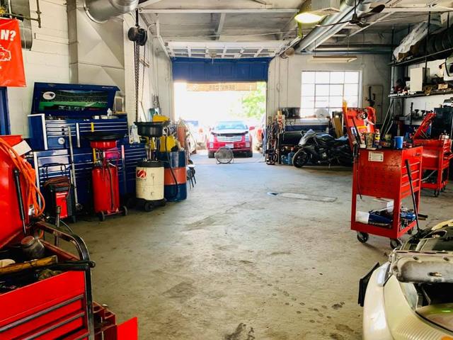 Road Runner Auto Repair, Lowell, Massachusetts