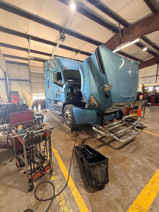Open Bay Truck Repair