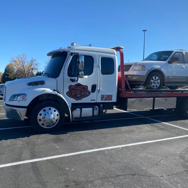Giner's Towing, Aurora, Colorado