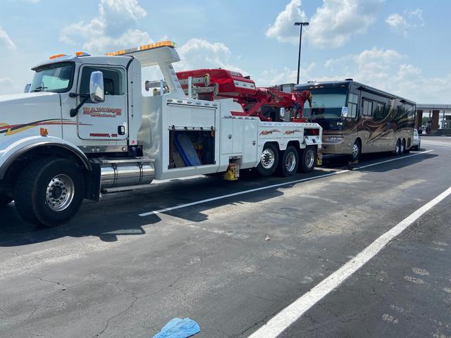 Interstate Heavy Duty Towing & Semi Truck Towing Service, Cleveland, Ohio