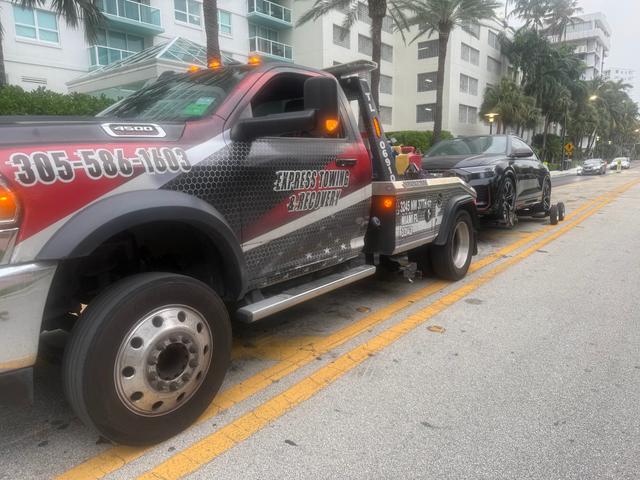 Express Towing and Recovery, Miami, Florida